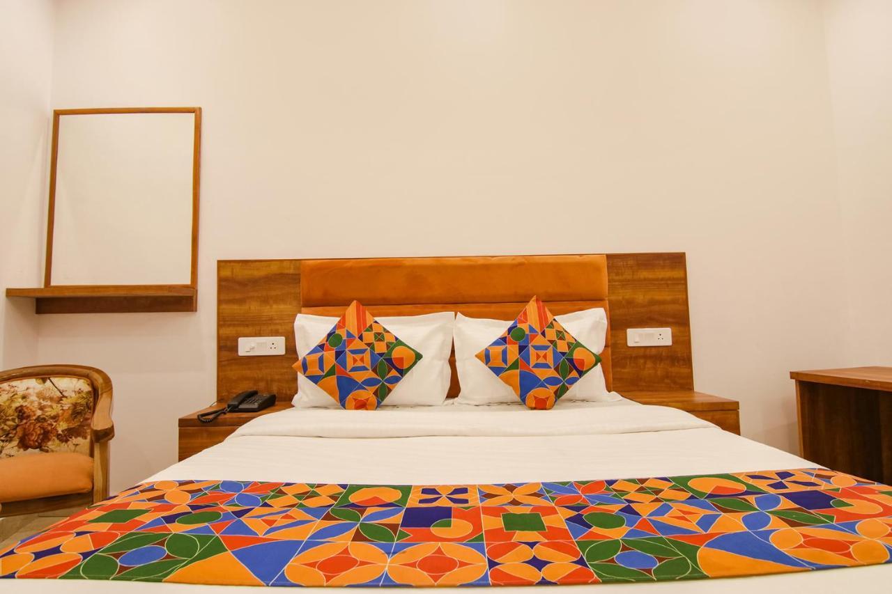 Fabhotel Ambassador Manimajra Extérieur photo