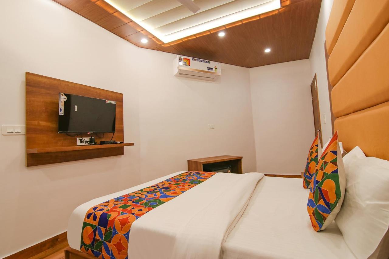 Fabhotel Ambassador Manimajra Extérieur photo